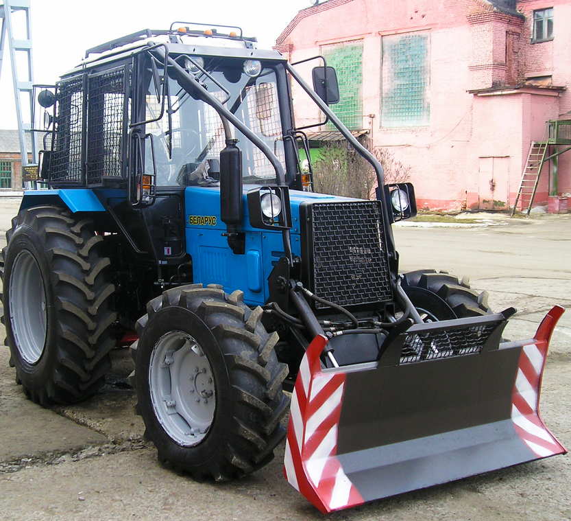 Машина универсальная лесная "Беларус" МУЛ-82.2 с толкателем | img-3